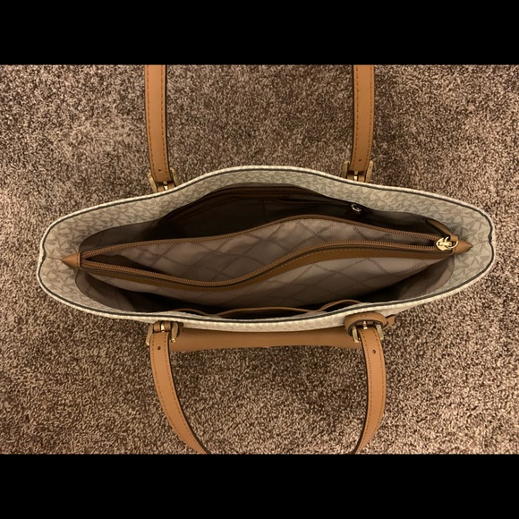 Michael Kors Purse - Picture 3 of 3